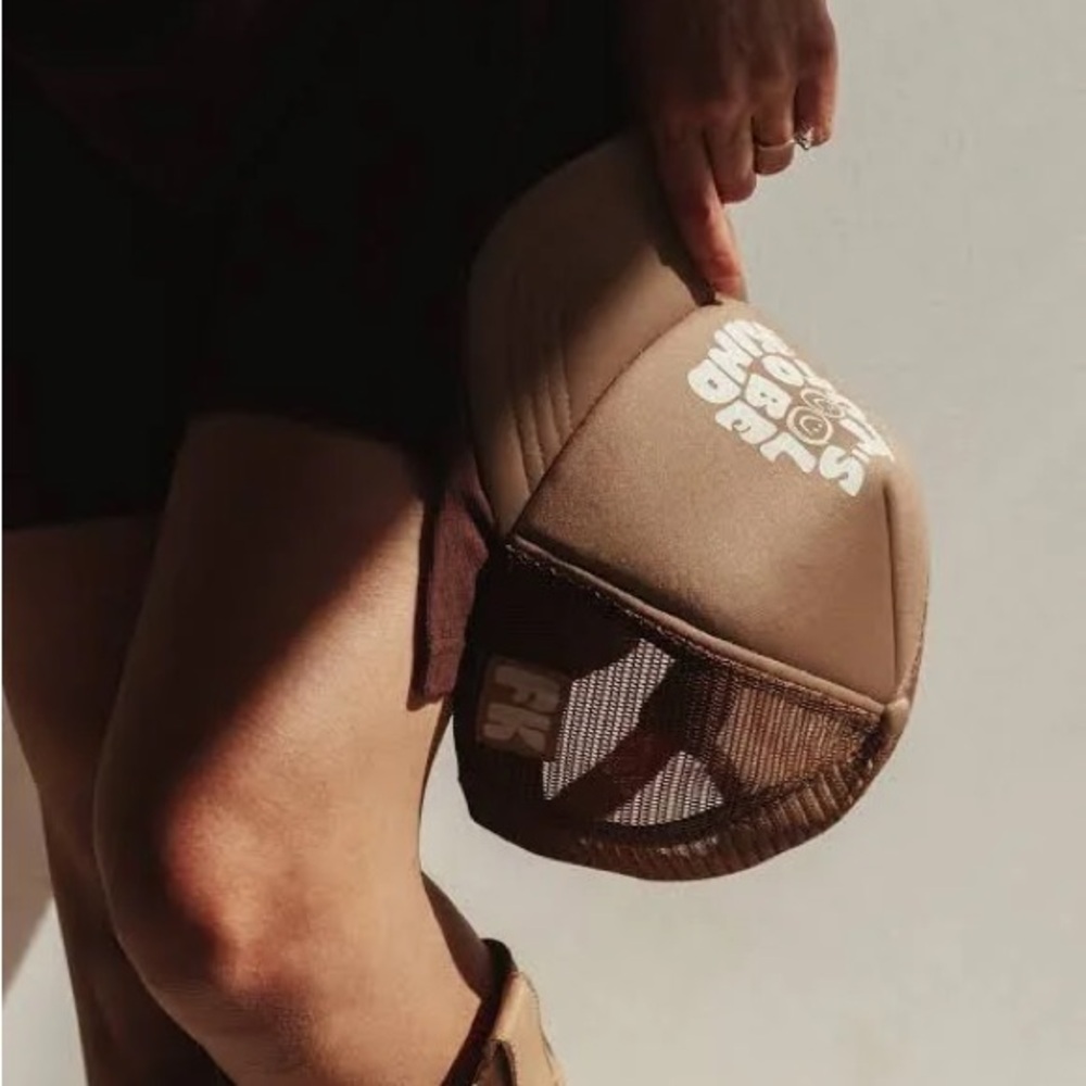Trucker hat